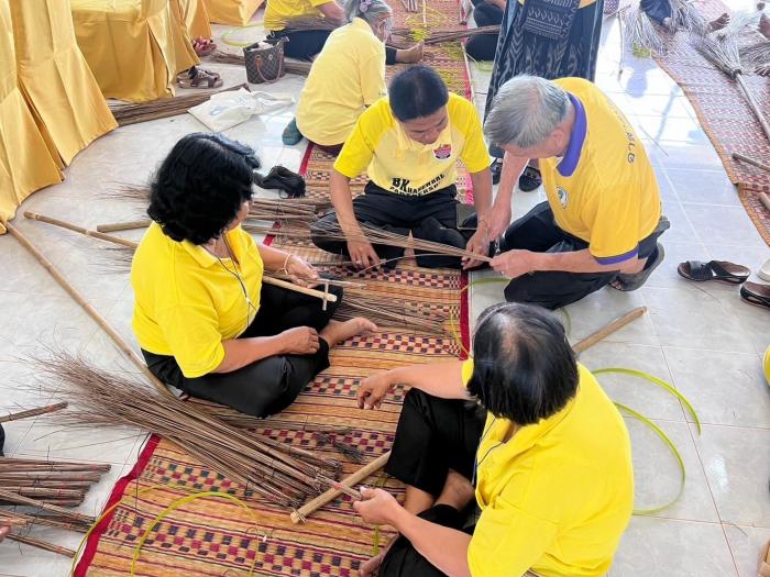 กิจกรรมการสร้างอาชีพ และเพิ่มรายได้ให...